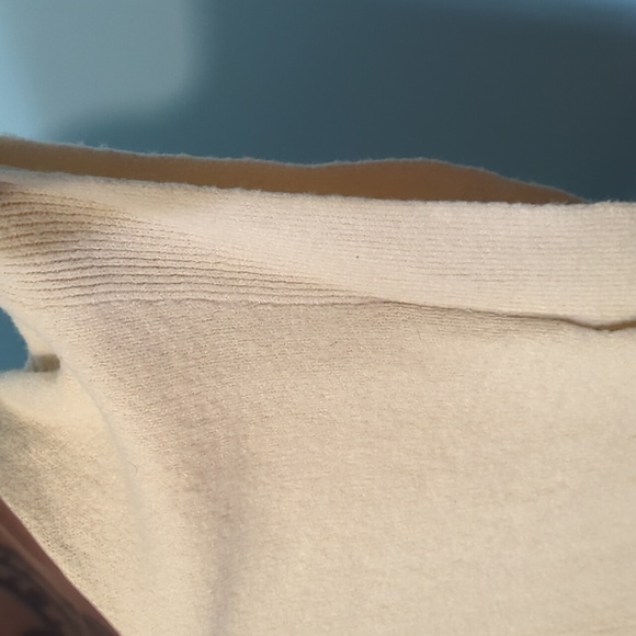 BCBG Maxazria - Picture 4 of 8